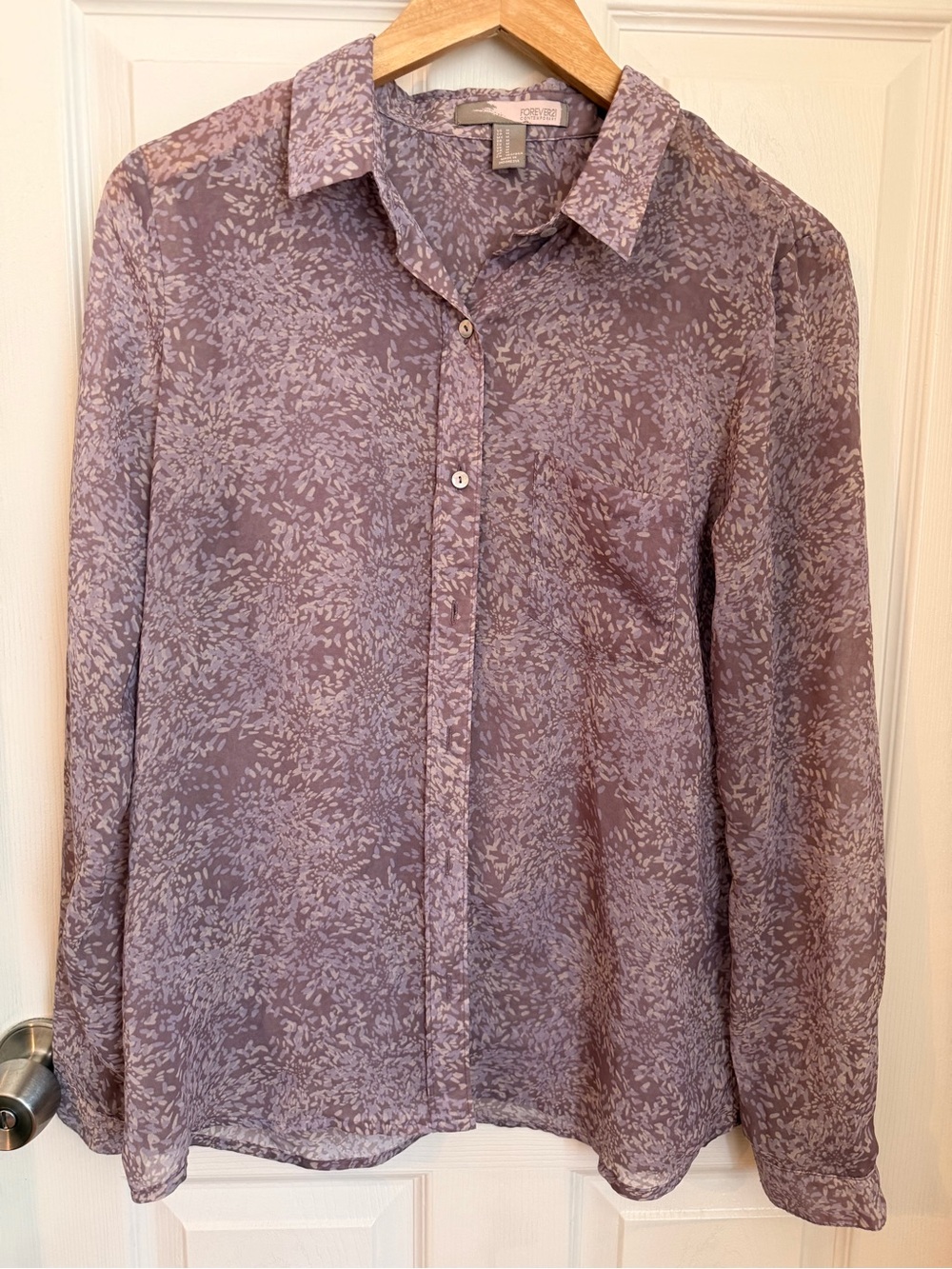 Forever 21 Contemporary Purple Floral
Blouse Size M, EUC